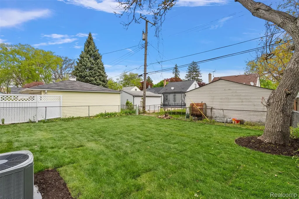 1816 Clifton Avenue Royal Oak City MI 48073