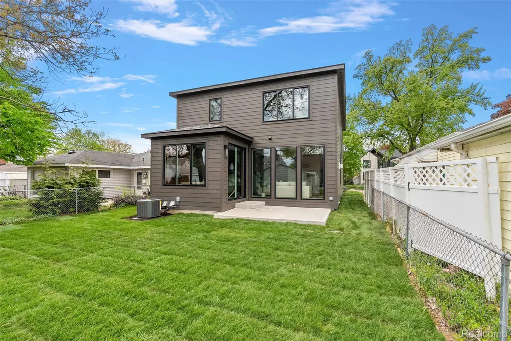 1816 Clifton Avenue Royal Oak City MI 48073