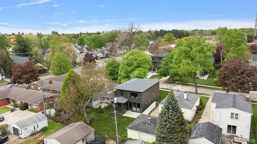 1816 Clifton Avenue Royal Oak City MI 48073