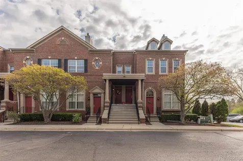 29242 W Glen Oaks Farmington Hills City MI 48334