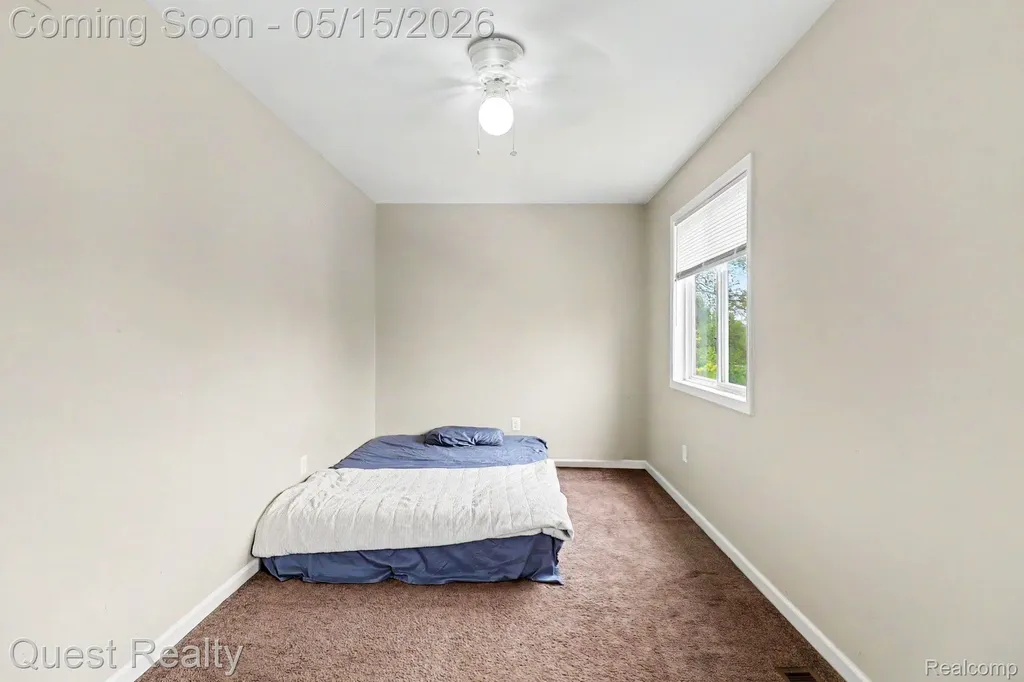 7058 Rolling Hills Drive Waterford Charter Township MI 48327