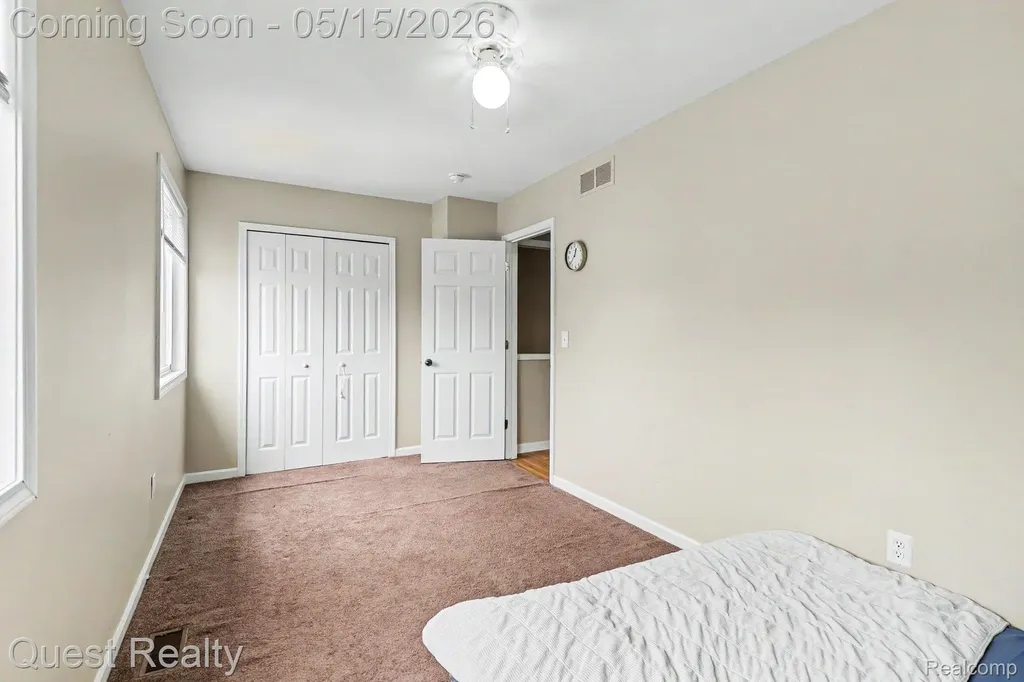 7058 Rolling Hills Drive Waterford Charter Township MI 48327
