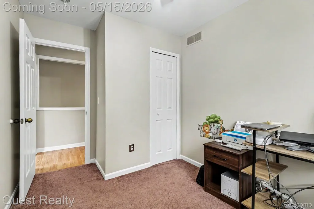 7058 Rolling Hills Drive Waterford Charter Township MI 48327