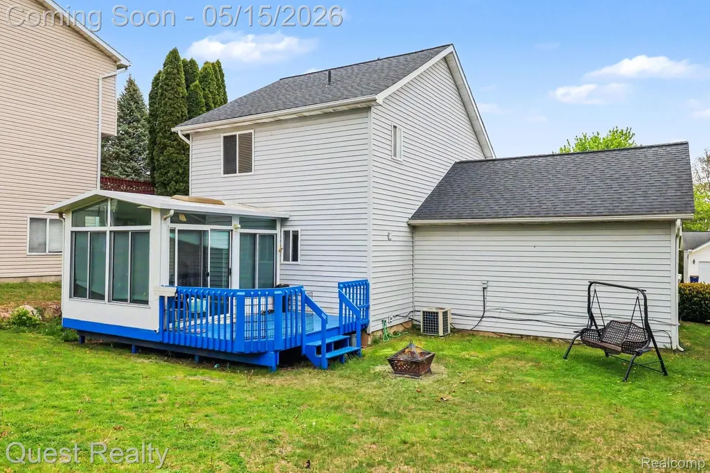 7058 Rolling Hills Drive Waterford Charter Township MI 48327