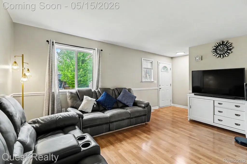 7058 Rolling Hills Drive Waterford Charter Township MI 48327