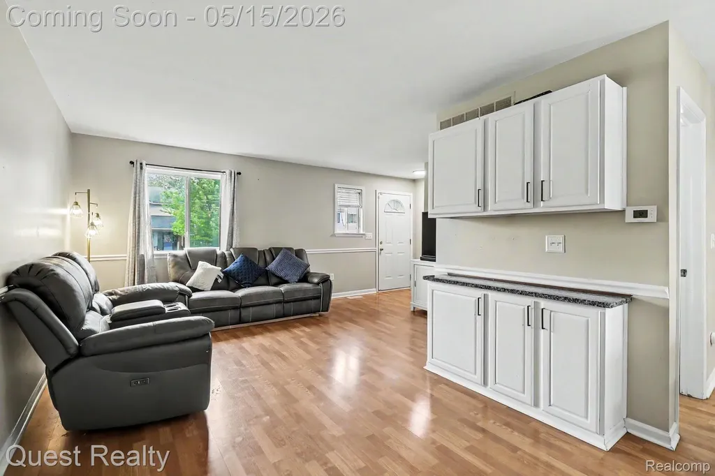7058 Rolling Hills Drive Waterford Charter Township MI 48327
