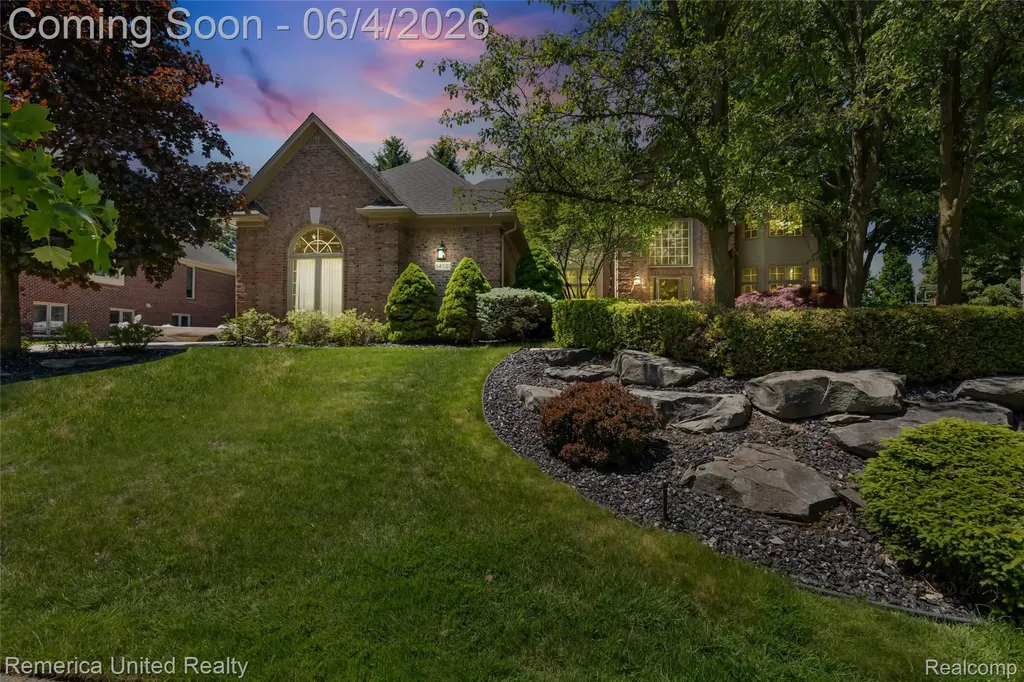 54501 Salem Drive Shelby Charter Township MI 48316