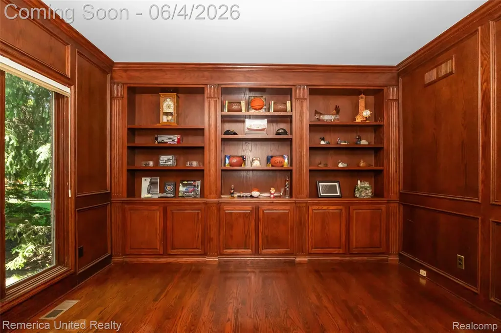 54501 Salem Drive Shelby Charter Township MI 48316