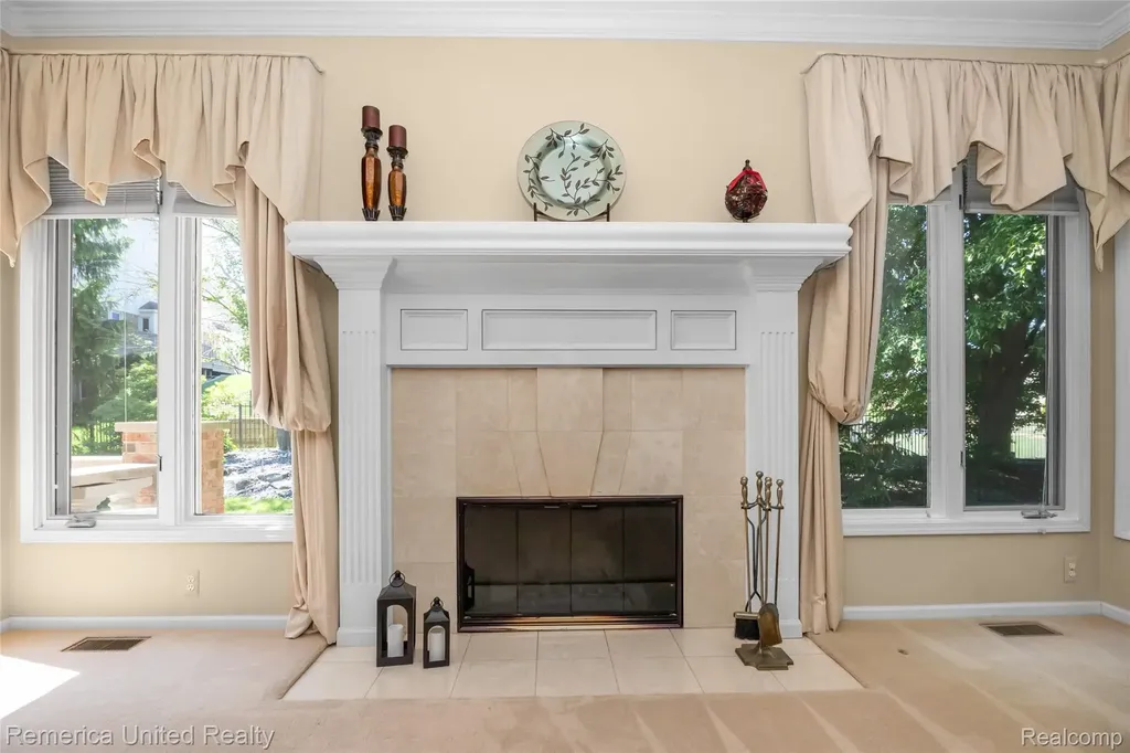54501 Salem Drive Shelby Charter Township MI 48316