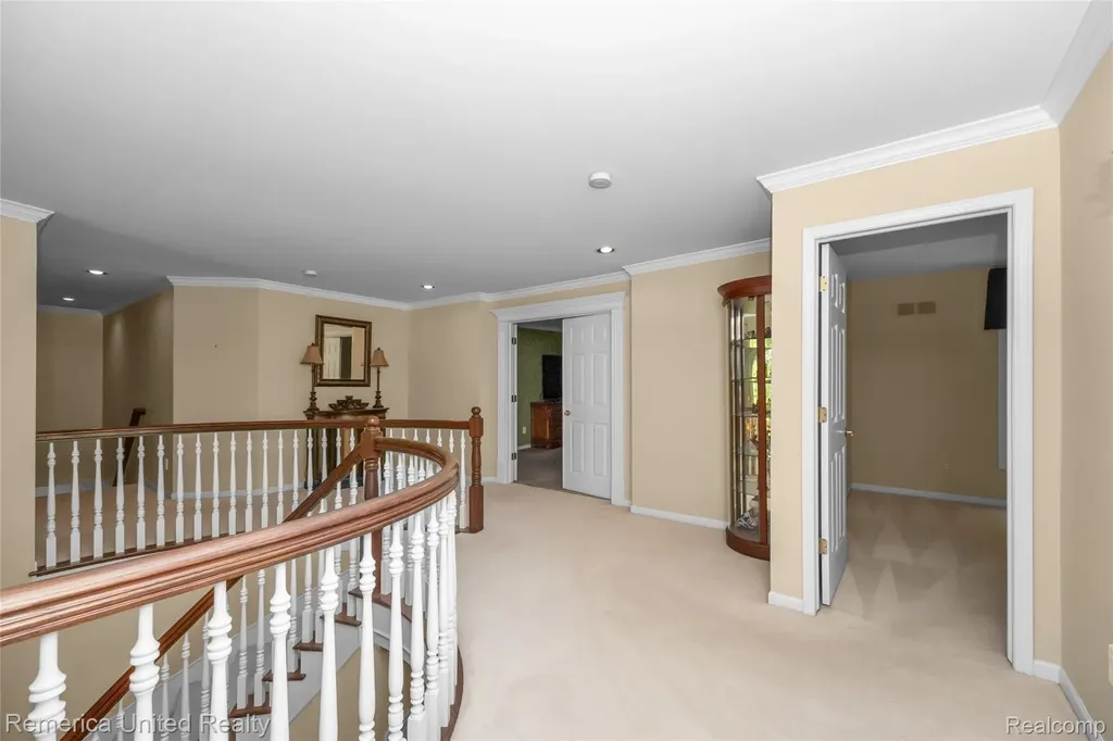54501 Salem Drive Shelby Charter Township MI 48316