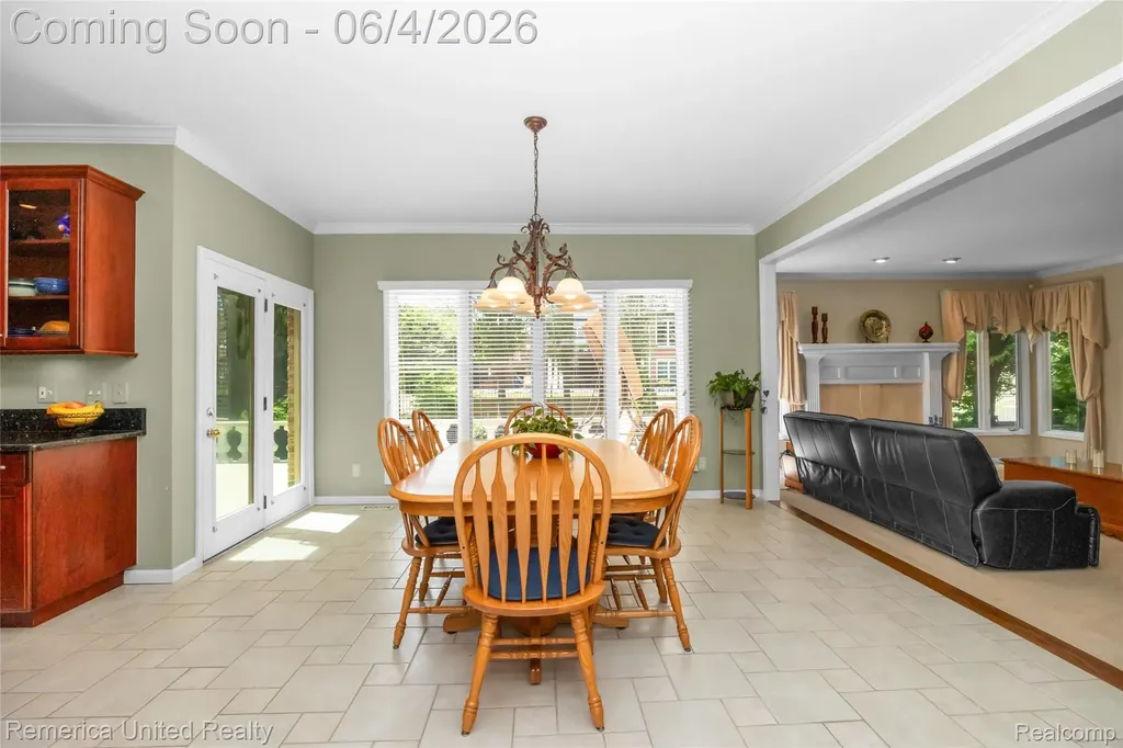 54501 Salem Drive Shelby Charter Township MI 48316