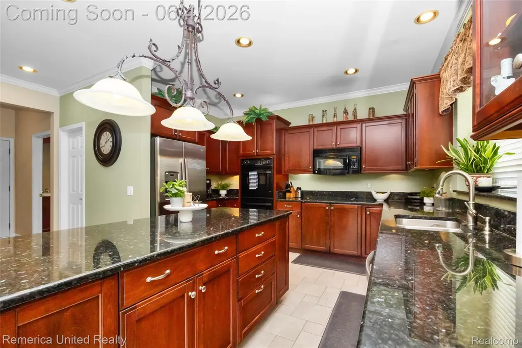 54501 Salem Drive Shelby Charter Township MI 48316
