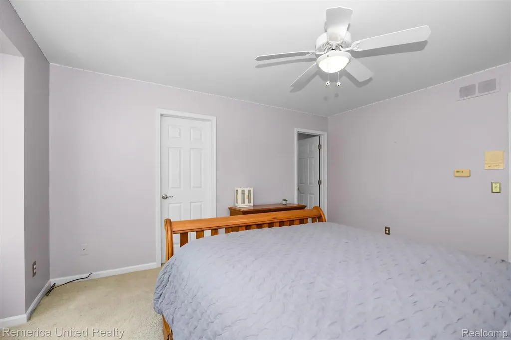 54501 Salem Drive Shelby Charter Township MI 48316