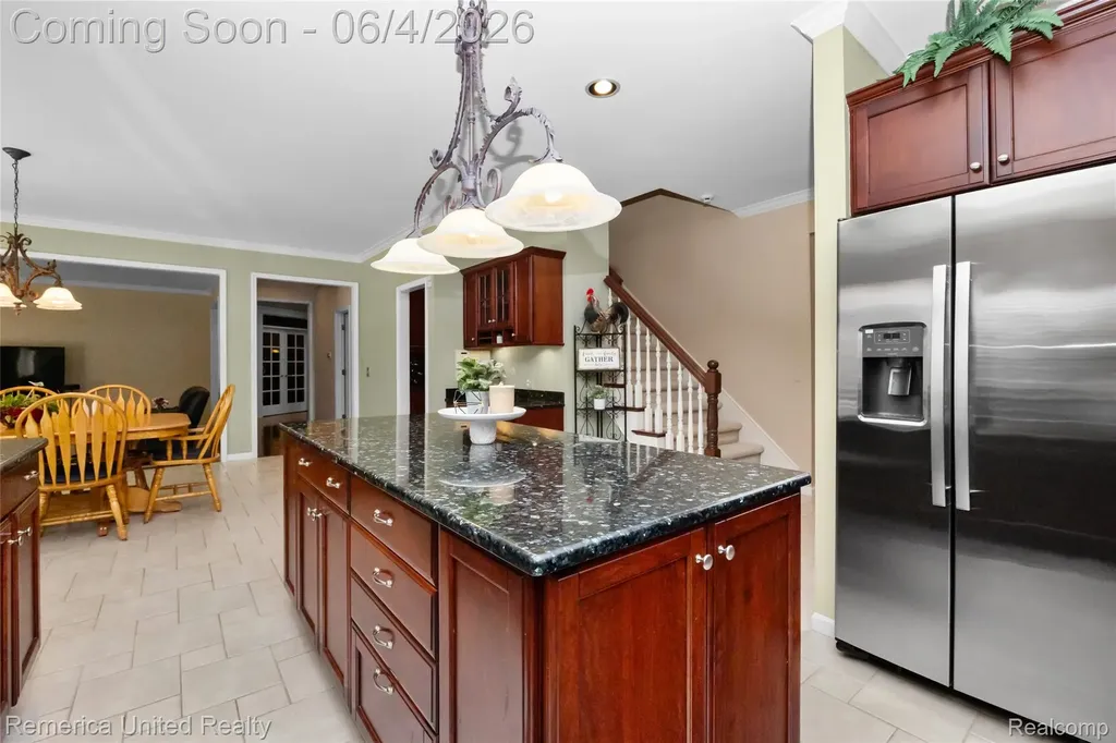 54501 Salem Drive Shelby Charter Township MI 48316