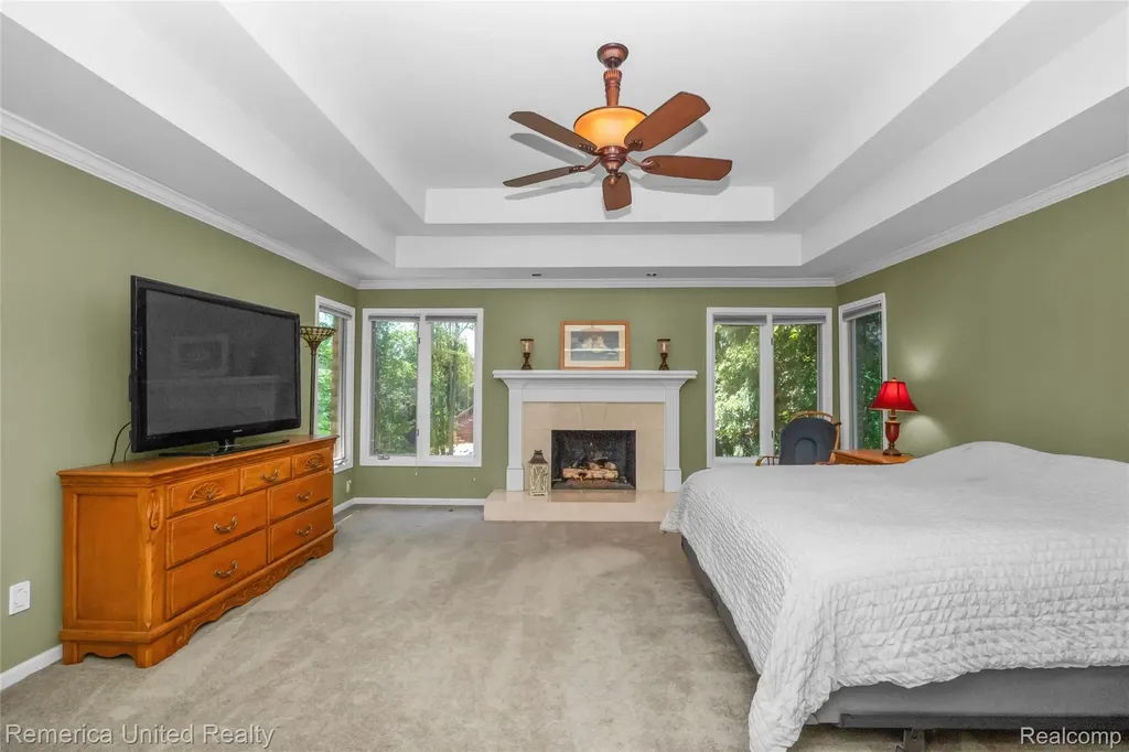 54501 Salem Drive Shelby Charter Township MI 48316