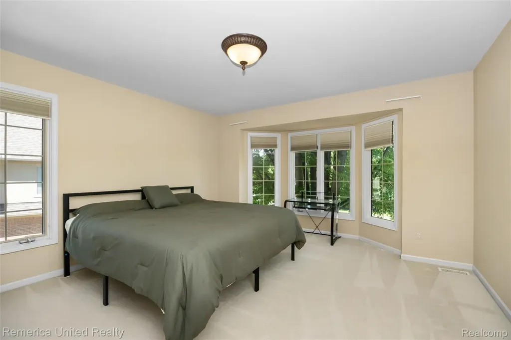 54501 Salem Drive Shelby Charter Township MI 48316