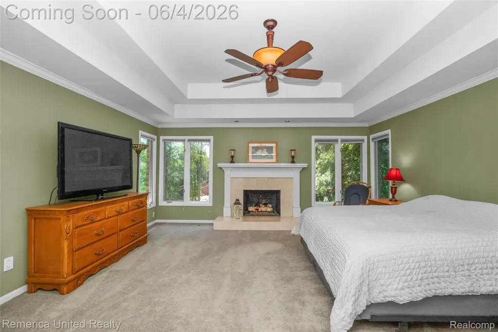 54501 Salem Drive Shelby Charter Township MI 48316
