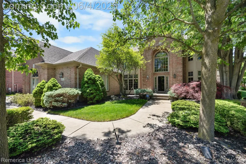 54501 Salem Drive Shelby Charter Township MI 48316