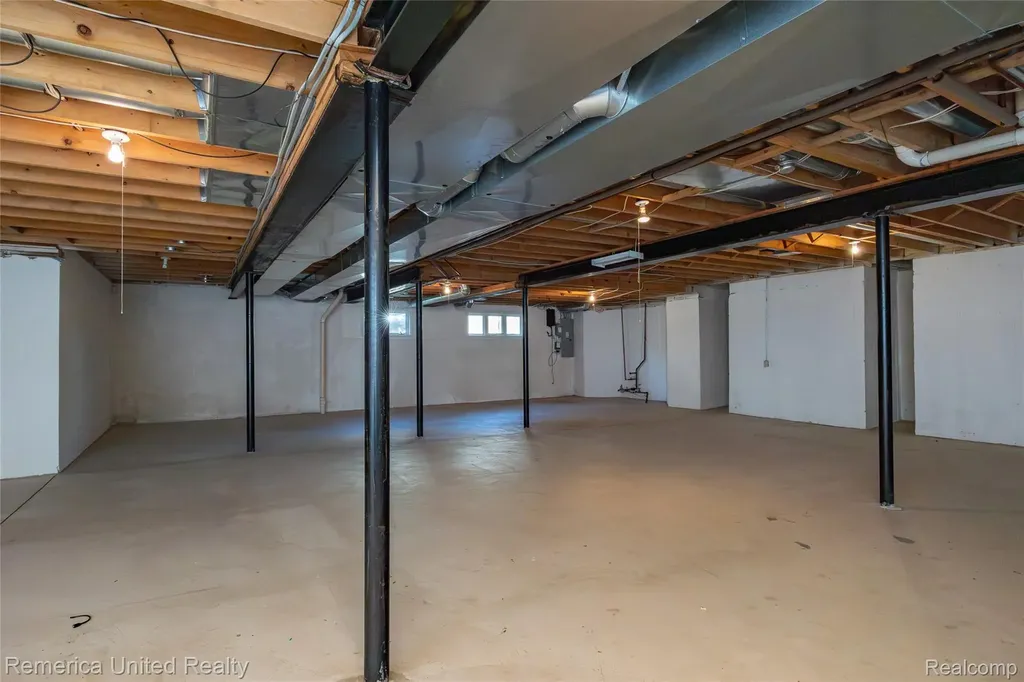 54501 Salem Drive Shelby Charter Township MI 48316