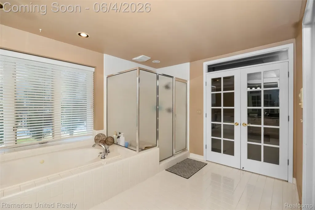 54501 Salem Drive Shelby Charter Township MI 48316
