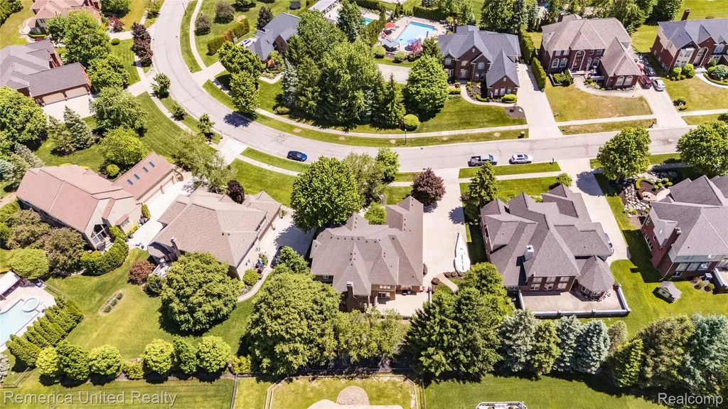 54501 Salem Drive Shelby Charter Township MI 48316