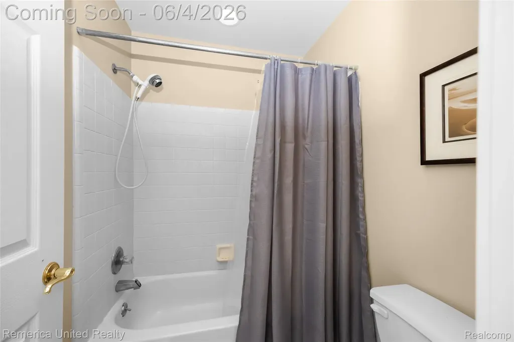 54501 Salem Drive Shelby Charter Township MI 48316