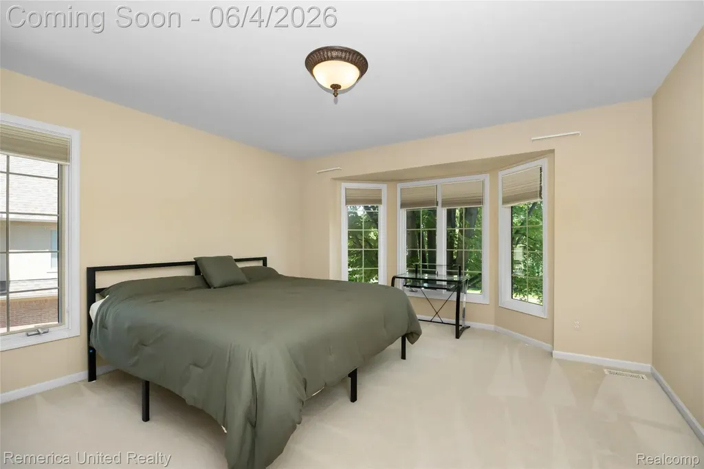 54501 Salem Drive Shelby Charter Township MI 48316