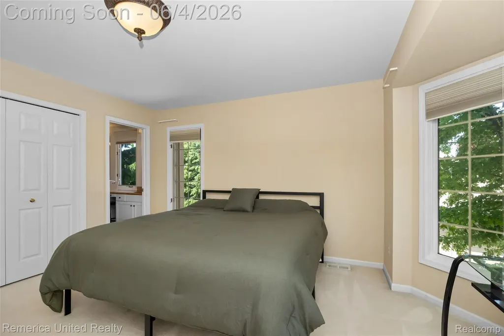 54501 Salem Drive Shelby Charter Township MI 48316
