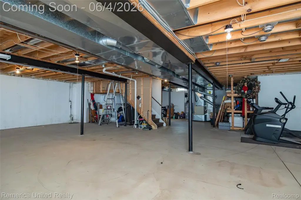 54501 Salem Drive Shelby Charter Township MI 48316