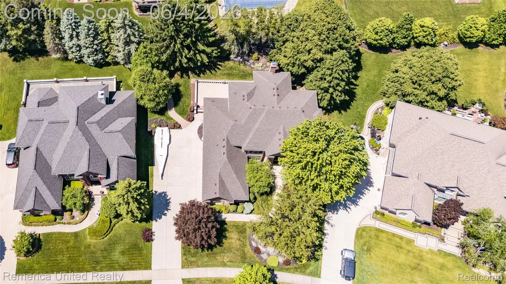 54501 Salem Drive Shelby Charter Township MI 48316