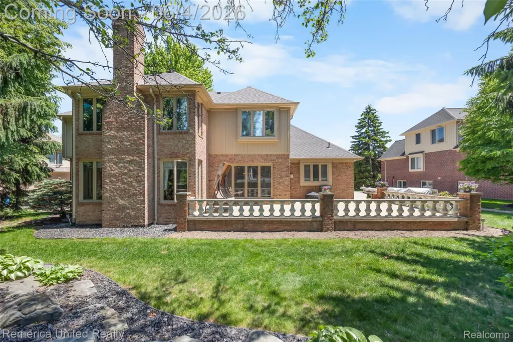 54501 Salem Drive Shelby Charter Township MI 48316