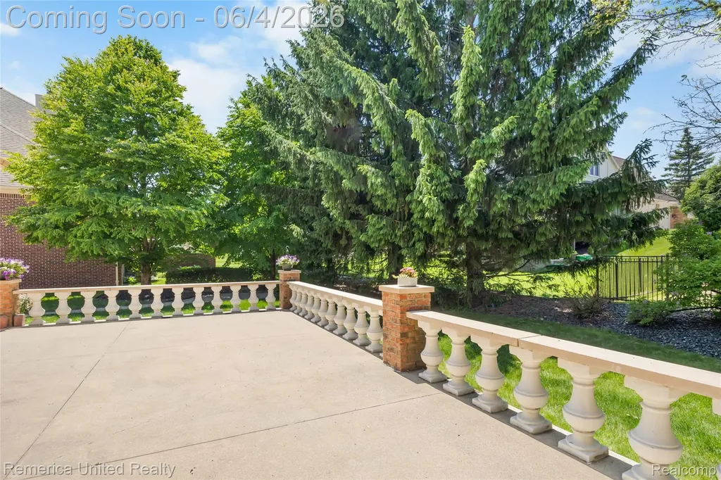 54501 Salem Drive Shelby Charter Township MI 48316