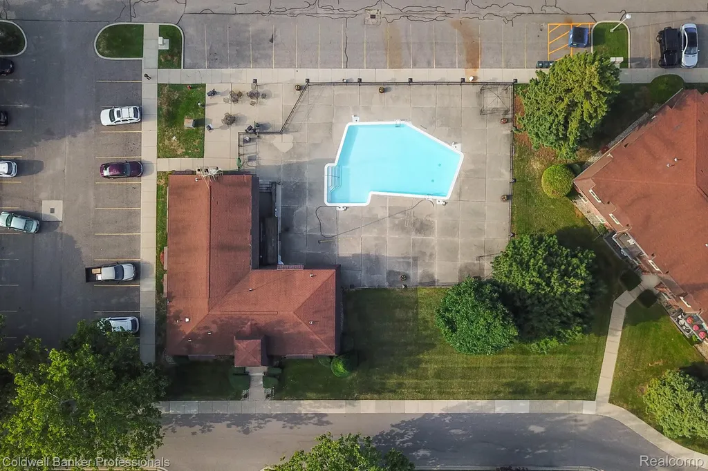 425 Riviera Drive St. Clair Shores City MI 48080