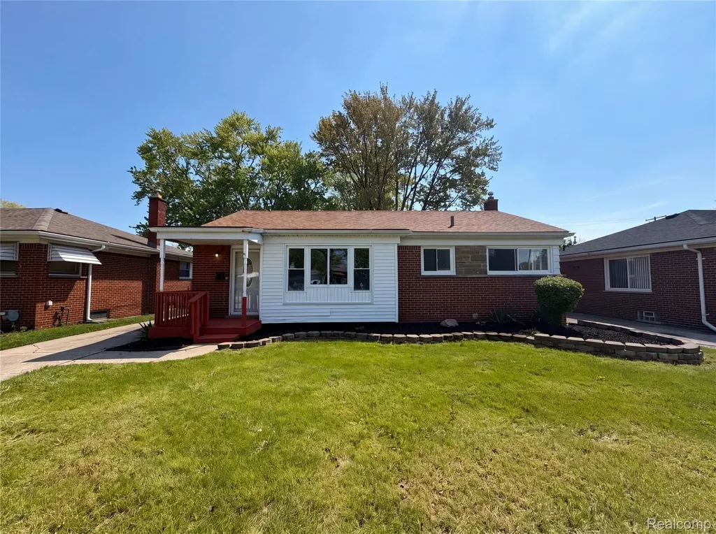 28832 Kaufman Street Roseville City MI 48066
