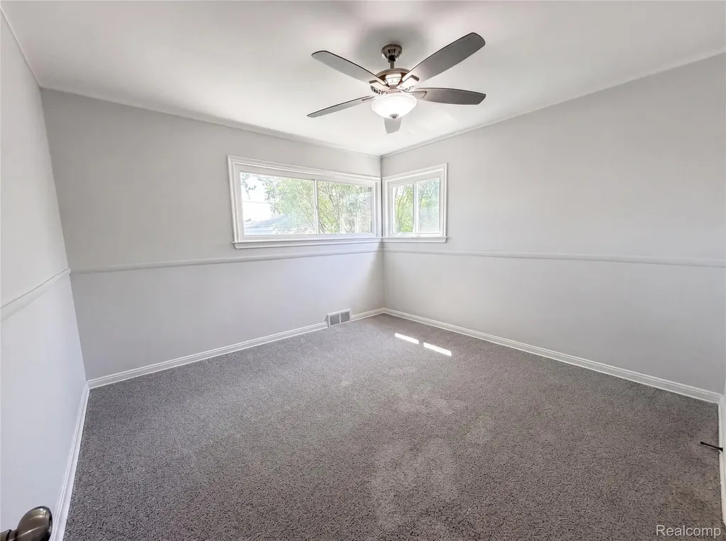 28832 Kaufman Street Roseville City MI 48066