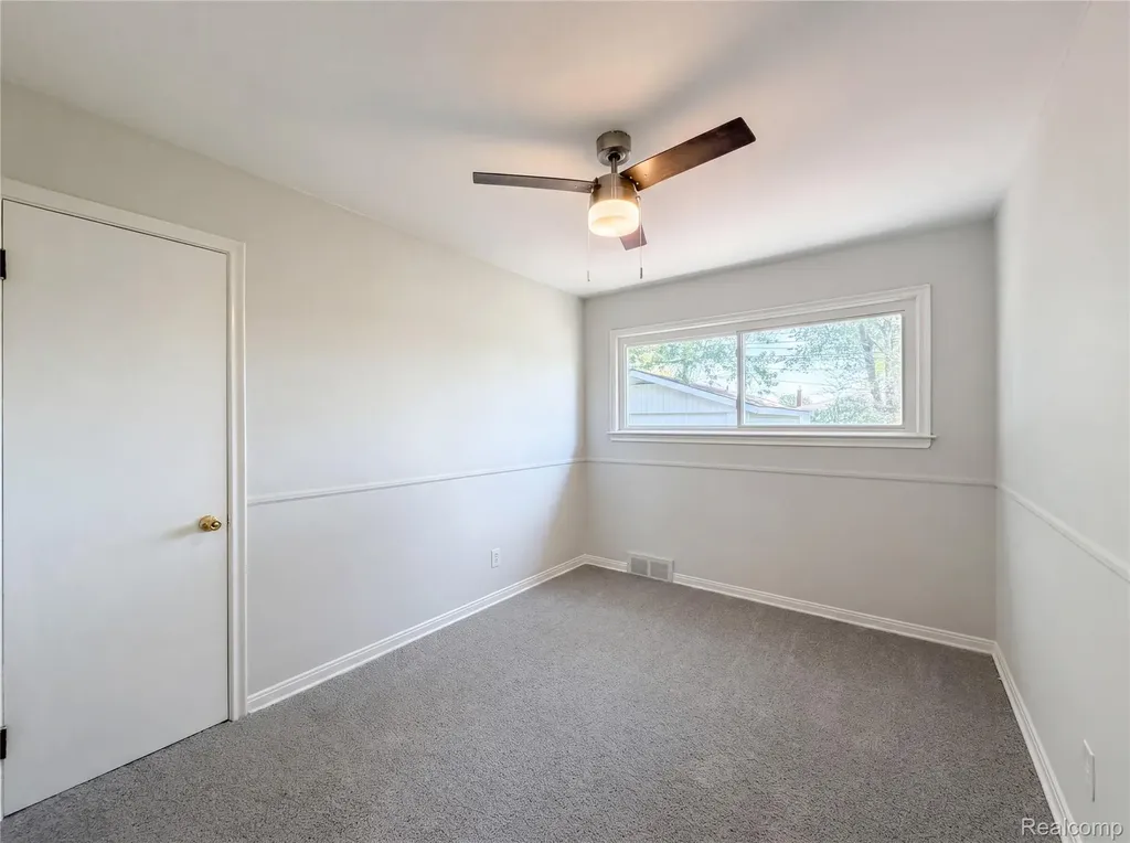 28832 Kaufman Street Roseville City MI 48066