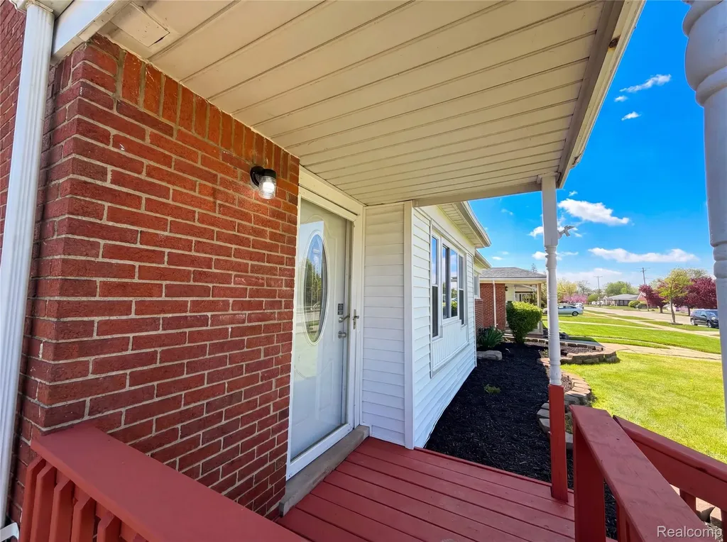 28832 Kaufman Street Roseville City MI 48066