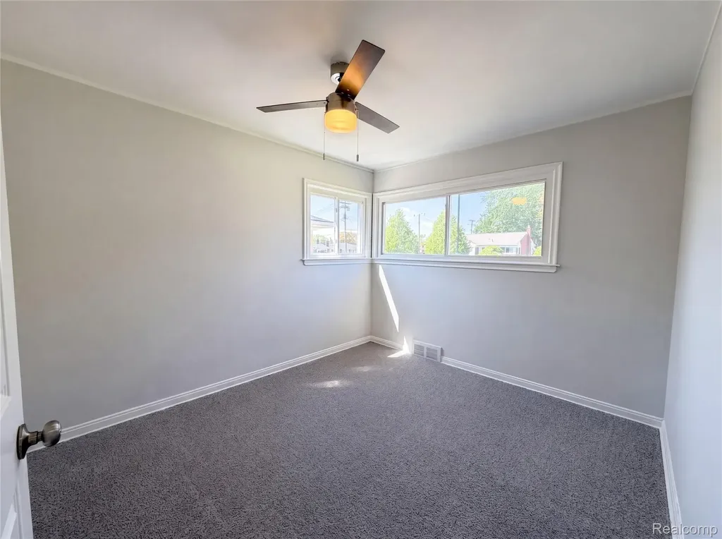28832 Kaufman Street Roseville City MI 48066