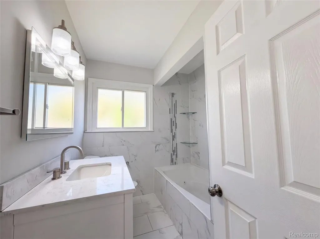 28832 Kaufman Street Roseville City MI 48066