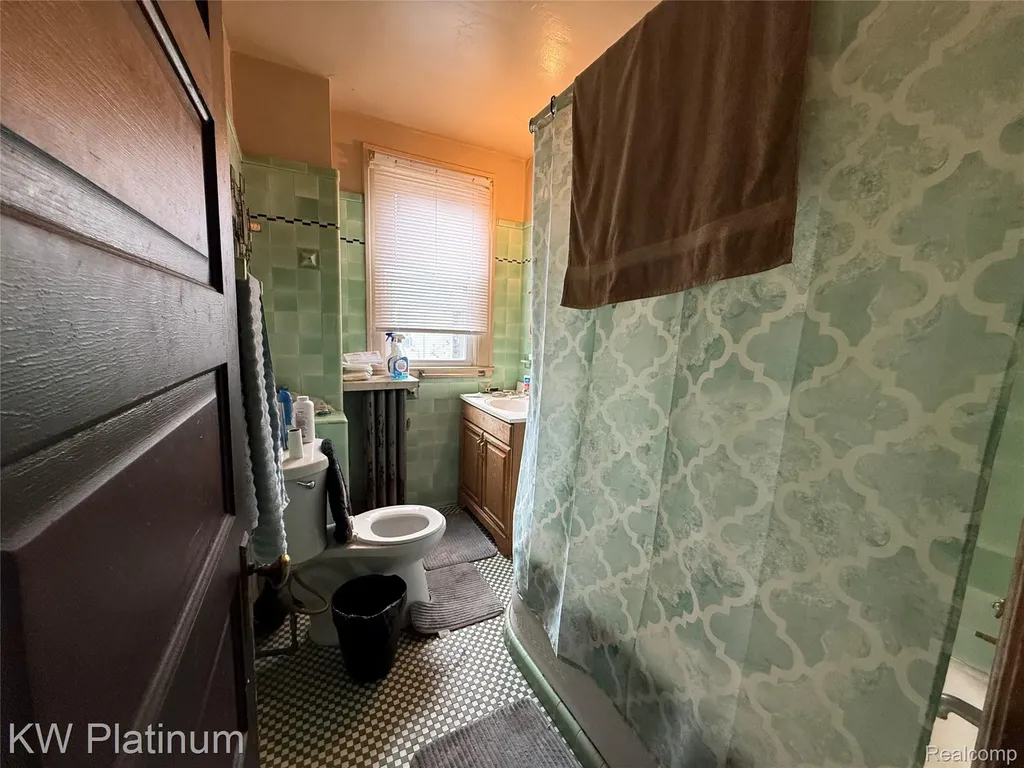 4235 Van Dyke Street Detroit City MI 48214