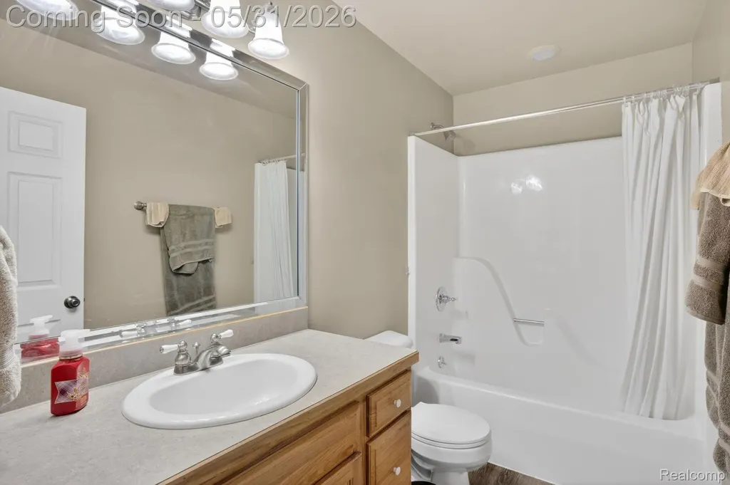 9508 Pine Needle Trail Flushing Charter Township MI 48433