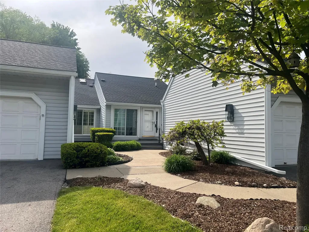 3591 Port Cove Drive Waterford Charter Township MI 48328