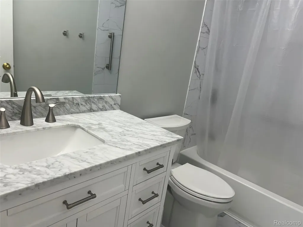 3591 Port Cove Drive Waterford Charter Township MI 48328