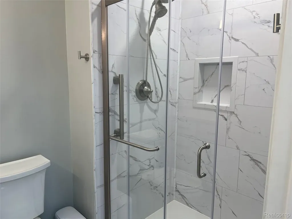 3591 Port Cove Drive Waterford Charter Township MI 48328