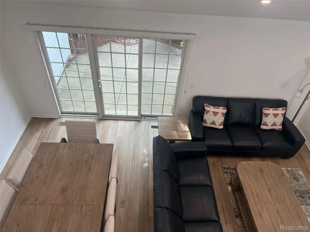 3591 Port Cove Drive Waterford Charter Township MI 48328