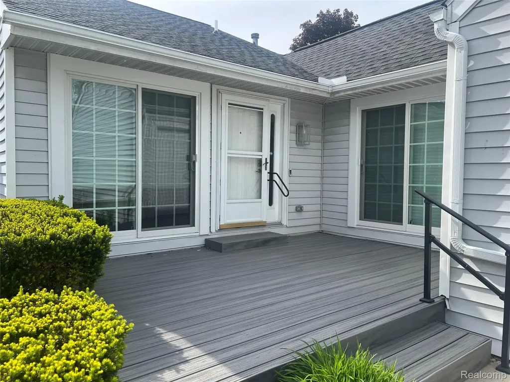 3591 Port Cove Drive Waterford Charter Township MI 48328