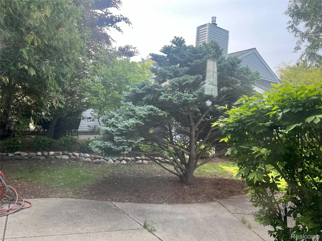 3591 Port Cove Drive Waterford Charter Township MI 48328