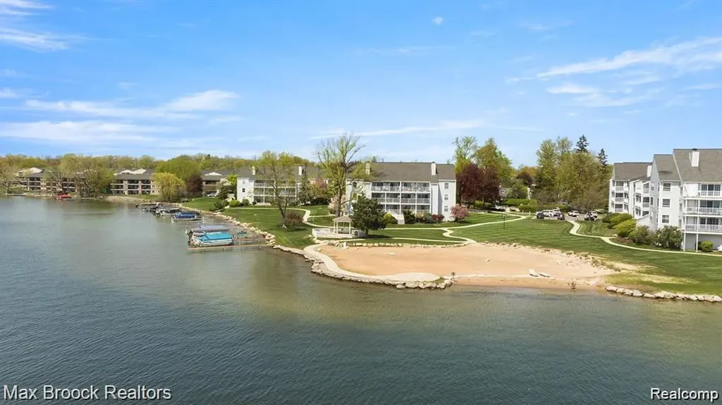 3591 Port Cove Drive Waterford Charter Township MI 48328