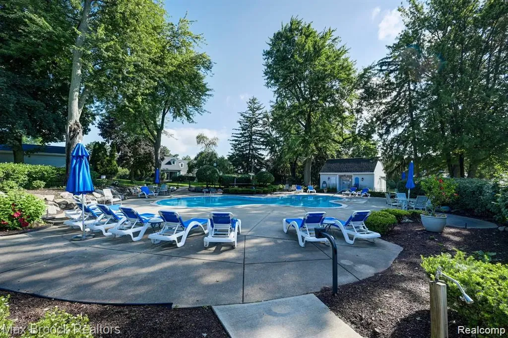 3591 Port Cove Drive Waterford Charter Township MI 48328