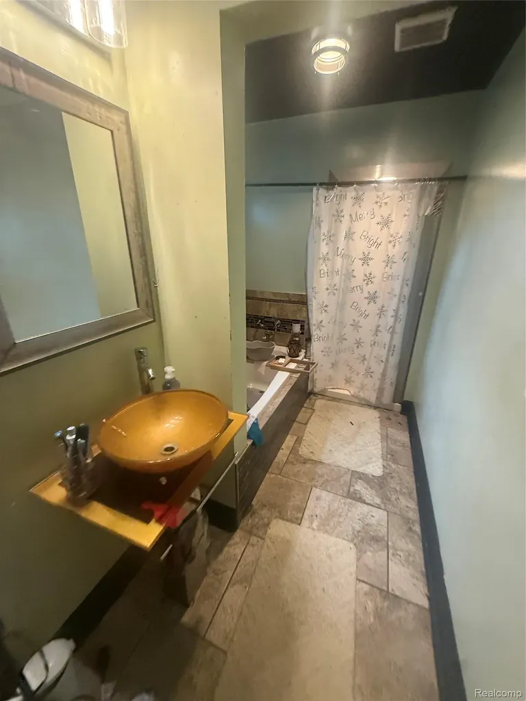 22440 Pembroke Avenue Detroit City MI 48219